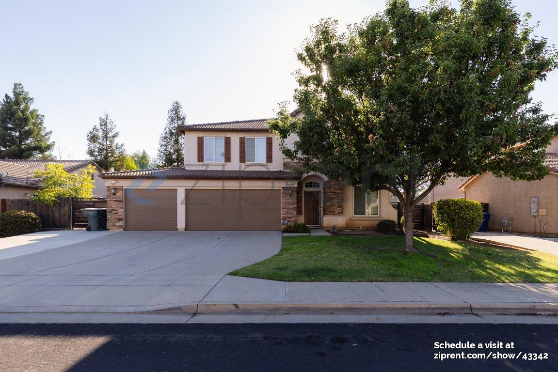 House for rent at 2422 Carson Ave, Clovis, CA 93611