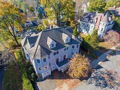 Apartment for rent at 23 Wellington St #2, Arlington, MA 02476