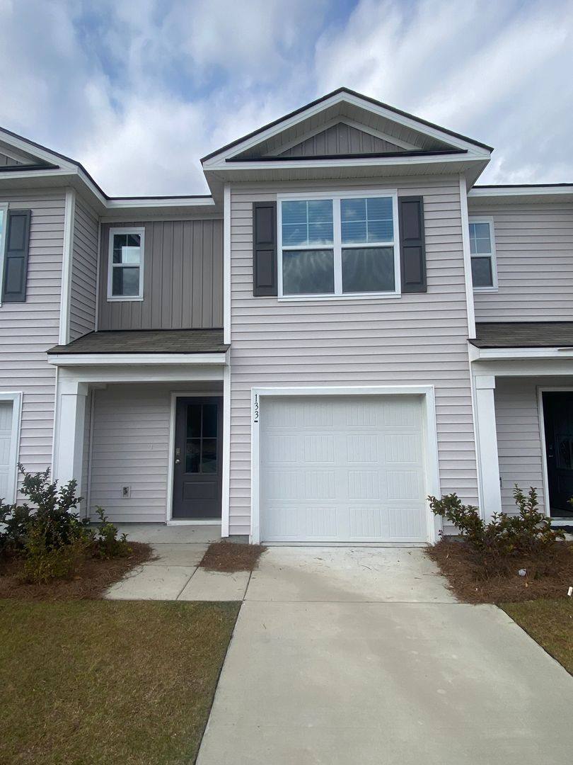 Townhouse for rent at 133 Coneflower Rd, Bloomingdale, GA 31302