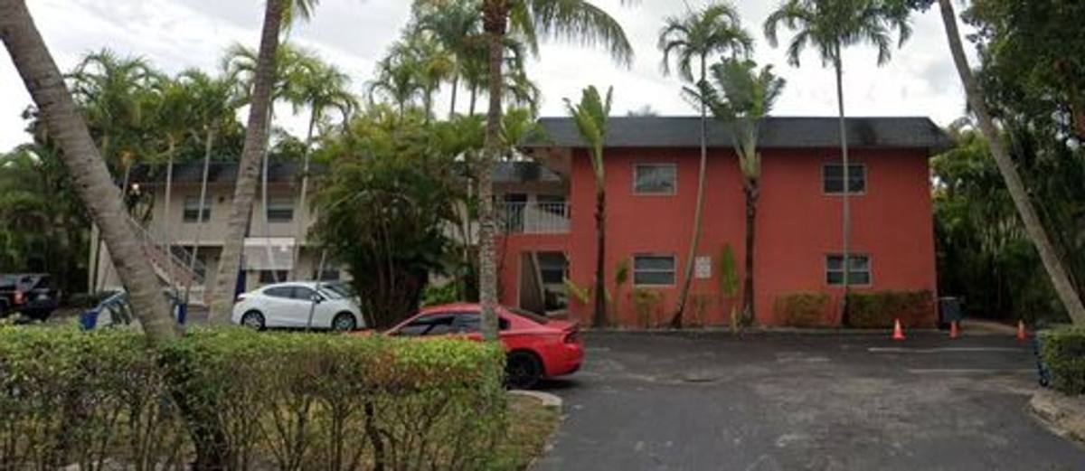 Apartment for rent at 100 SW 9th St, Fort Lauderdale, FL 33315