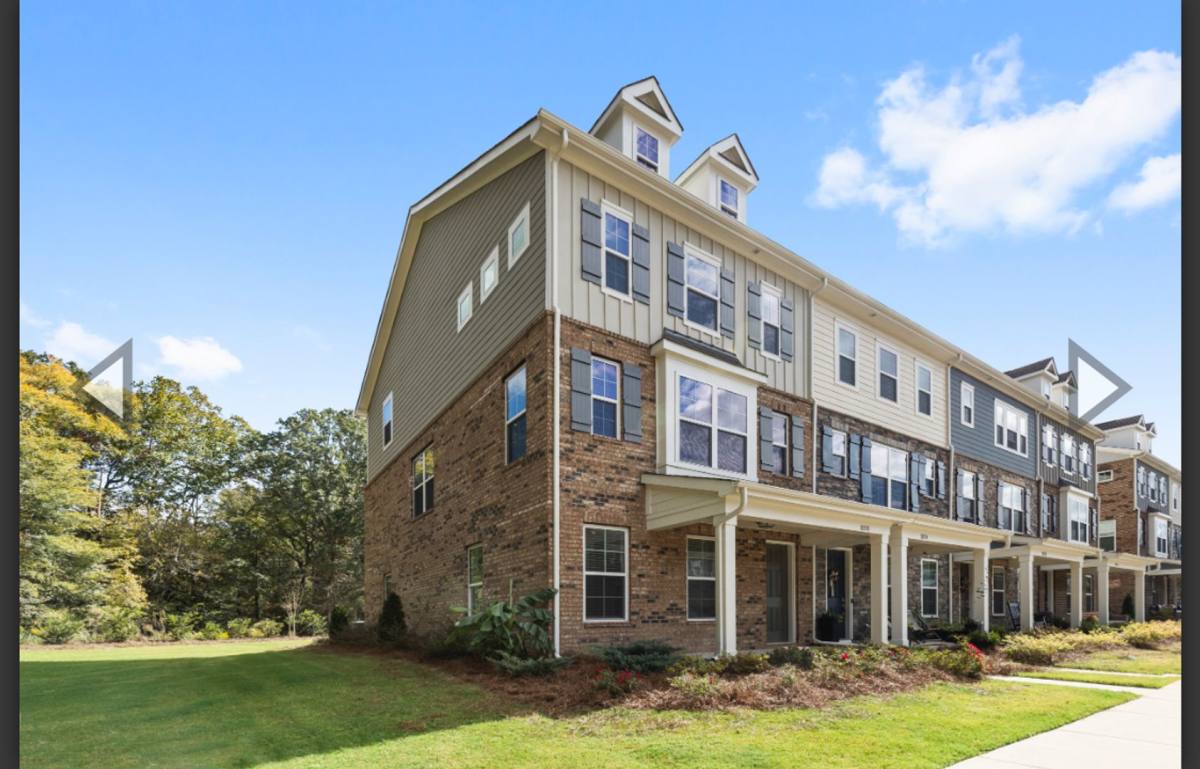 Townhouse for rent at 10013 Hemingway Place, Charlotte, NC 28277
