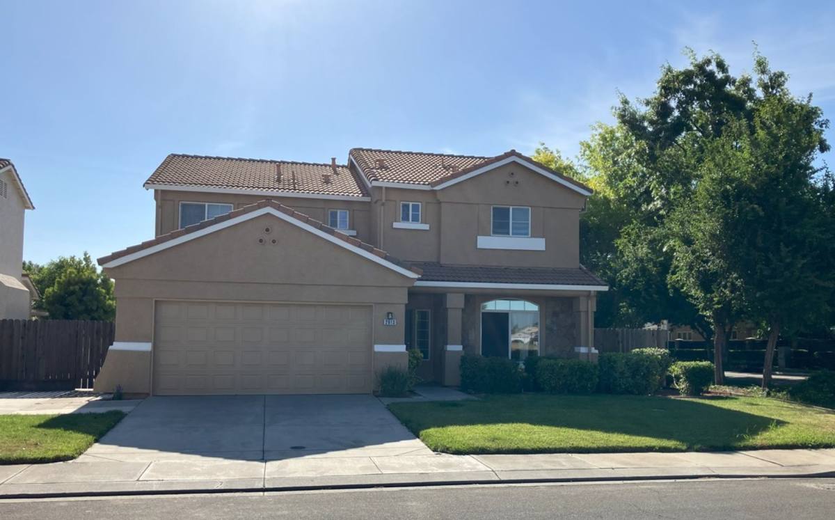 House for rent at 2913 Esta Ave, Modesto, CA 95355