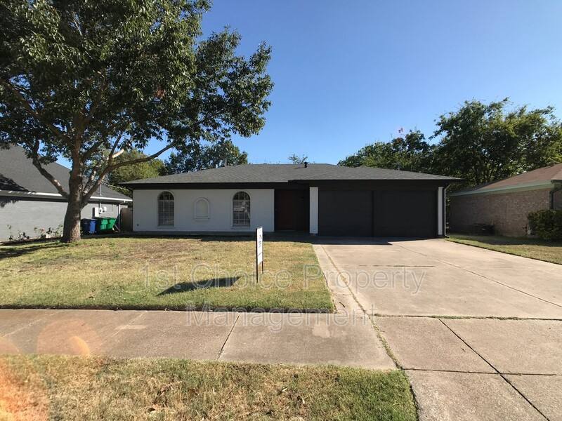 House for rent at 6040 Blueridge Dr, Fort Worth, TX 76148