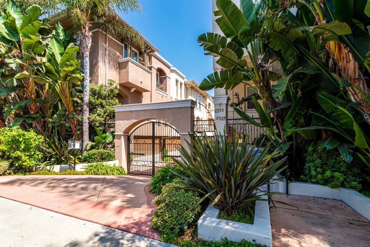 Townhouse for rent at 2022 S Barrington Ave #D, Los Angeles, CA 90025