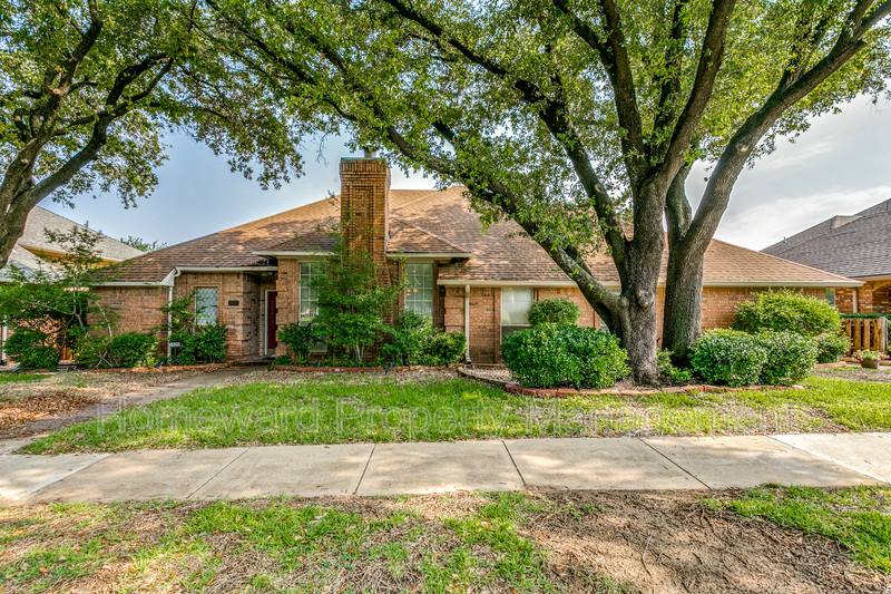 Apartment for rent at 2621 Cummings Dr, Bedford, TX 76021