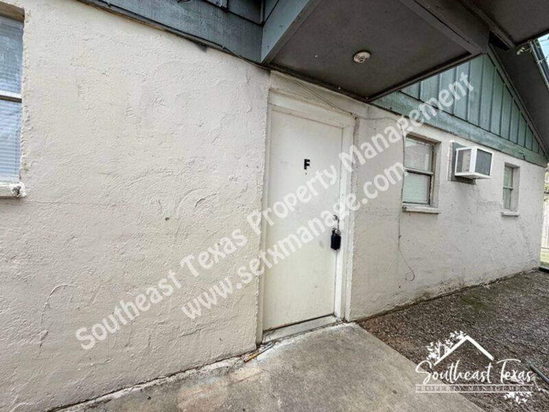 Apartment for rent at 615 Adams St, Beaumont, TX 77705