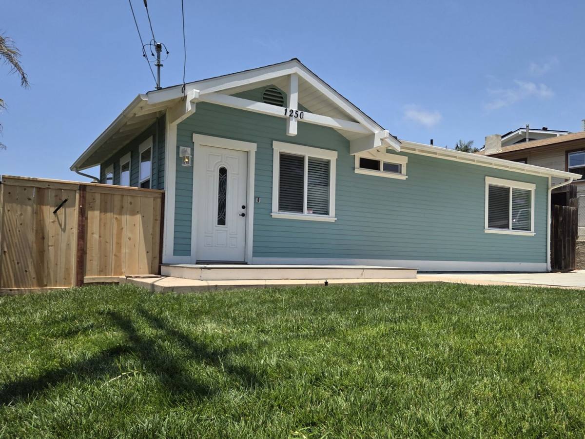 House for rent at 1250 Pine St, Carlsbad, CA 92008