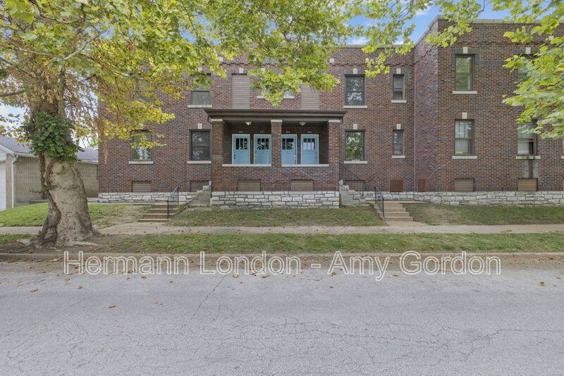 Apartment for rent at 6022 Dewey Ave #A, Saint Louis, MO 63116