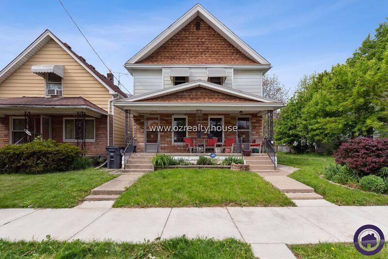Townhouse for rent at 223 E Weber St, Toledo, OH 43608