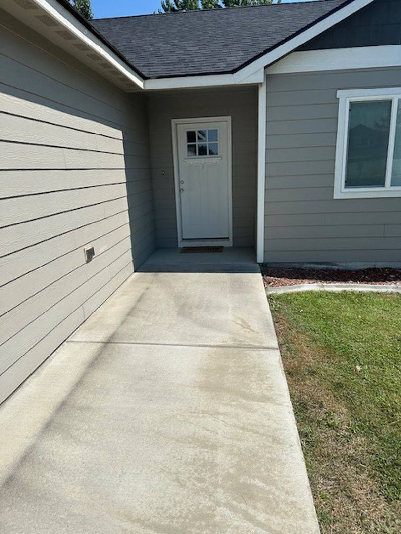 House for rent at 1139 June Dr, Moses Lake, WA 98837