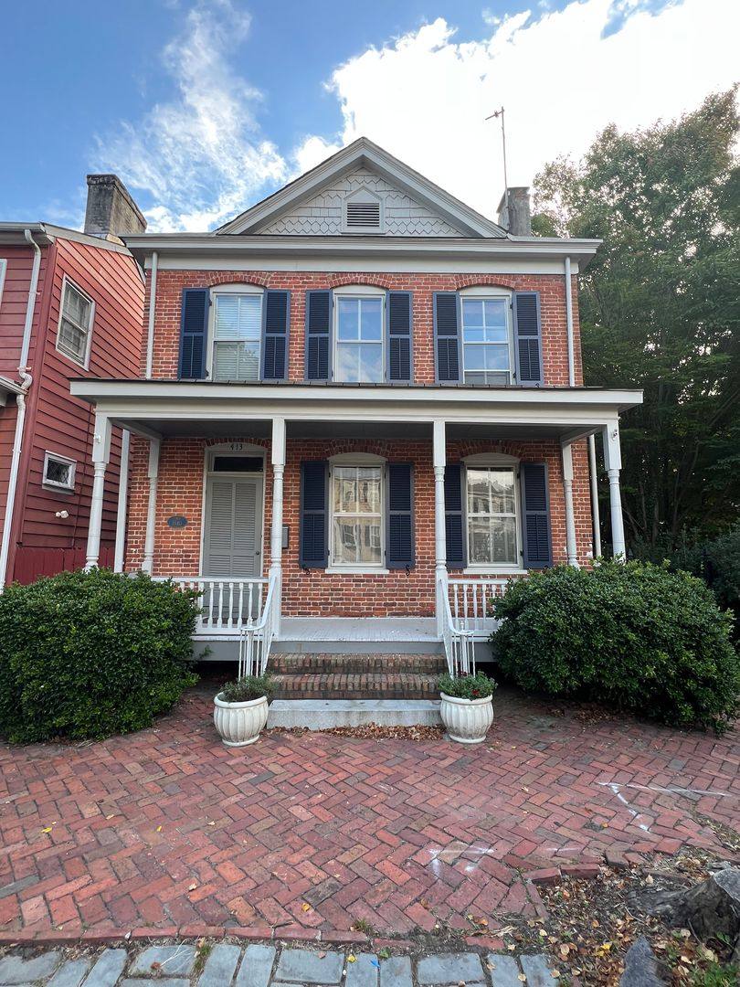 House for rent at 413 Washington St, Portsmouth, VA 23704