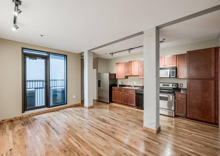 Apartment for rent at 917 Main St, Houston, TX 77002