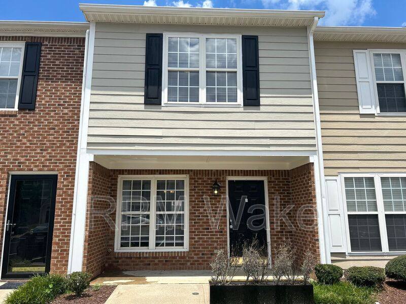 Townhouse for rent at 7 Cheltenham Dr, Clayton, NC 27520
