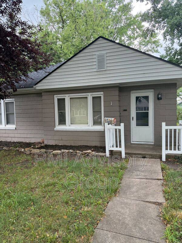 House for rent at 1525 SW Wayne Ave, Topeka, KS 66604