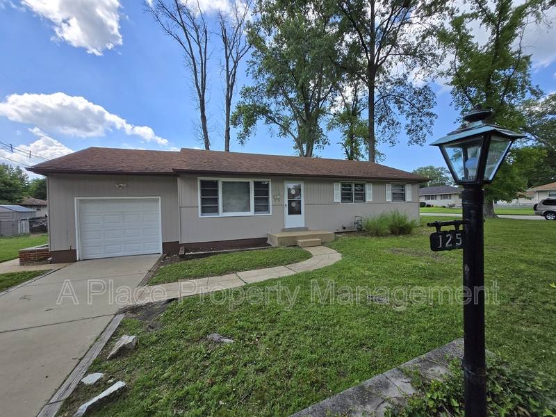 House for rent at 125 Florisota Dr, Florissant, MO 63031