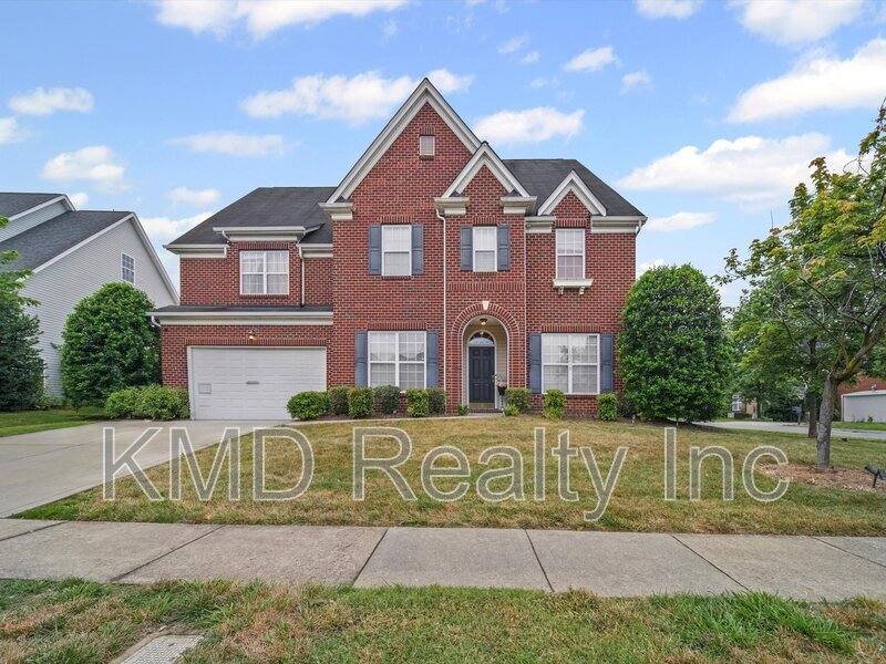 House for rent at 10219 Trailmoor Rd, Charlotte, NC 28278