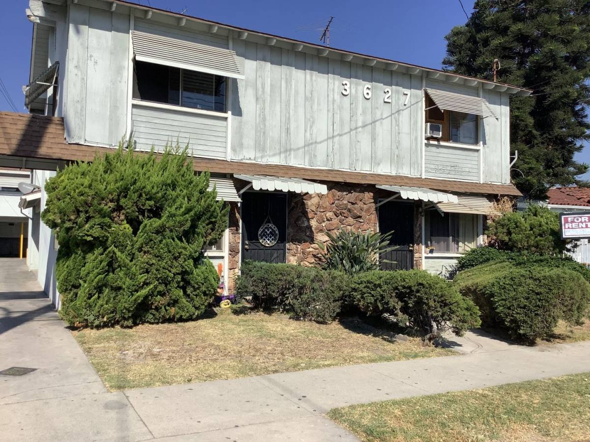 Apartment for rent at 3627 S Santa Ana St, Huntington Park, CA 90255