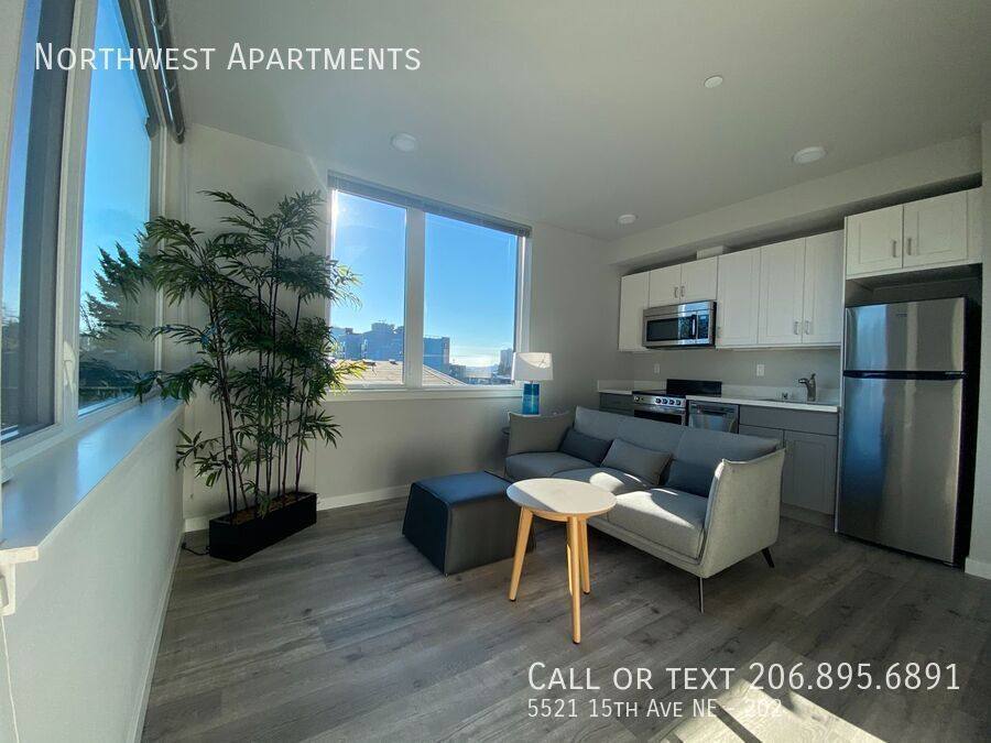 Apartment for rent at 5521 15th Ave NE #202, Seattle, WA 98105