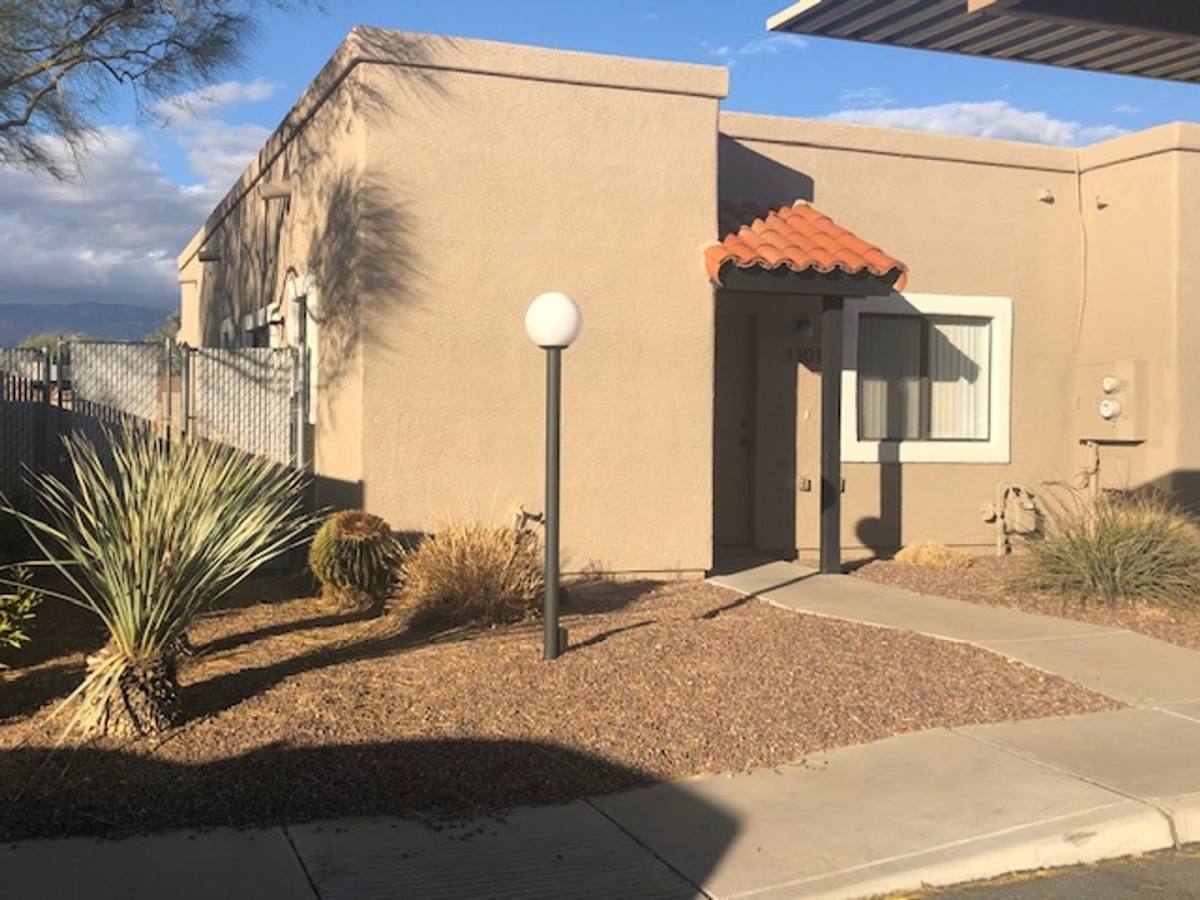 Townhouse for rent at 9111 E Broadway #1-101, Tucson, AZ 85710
