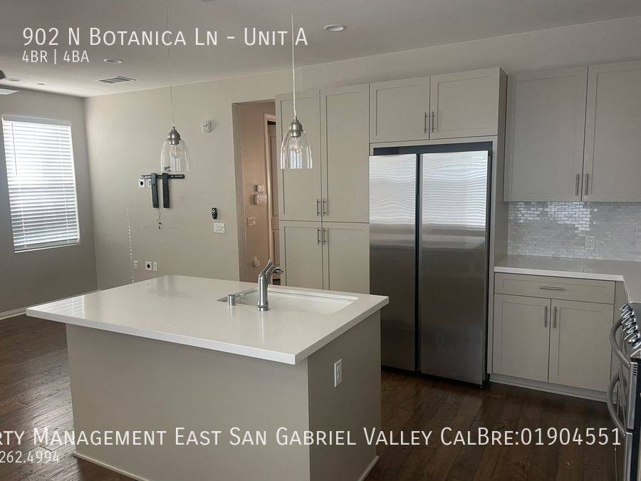 Townhouse for rent at 902 N Botanica Lane #A, Azusa, CA 91702