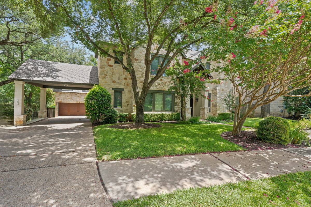 Apartment for rent at 6636 Dogwood Creek Dr, Austin, TX 78746