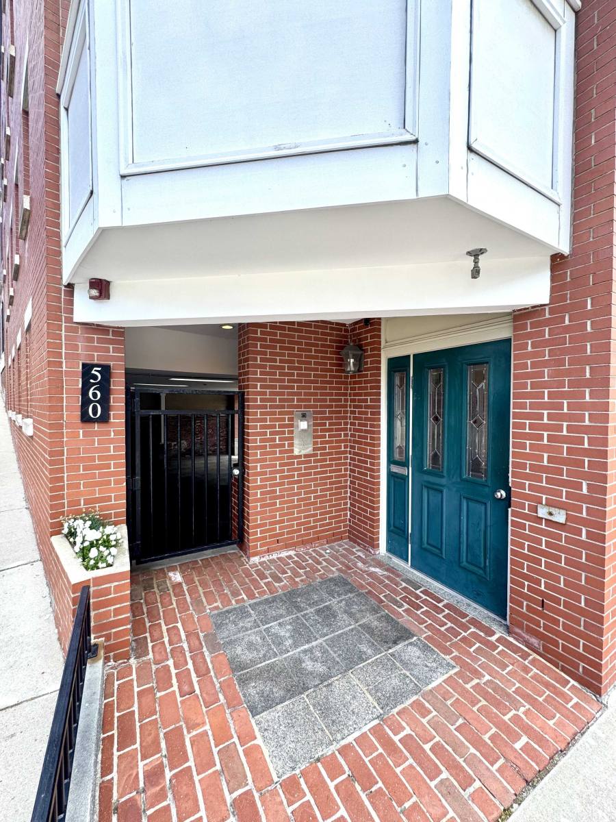 Apartment for rent at 560 Commercial St #1, Boston, MA 02109