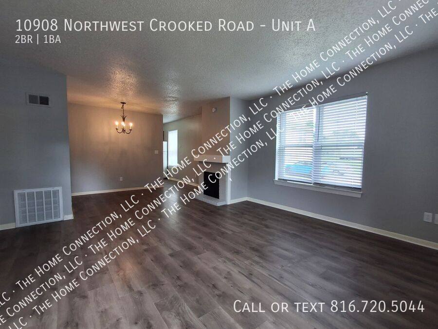 Townhouse for rent at 10908 NW Crooked Rd #A, Kansas City, MO 64152