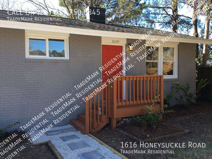 Townhouse for rent at 1616 Honeysuckle Rd, Raleigh, NC 27609