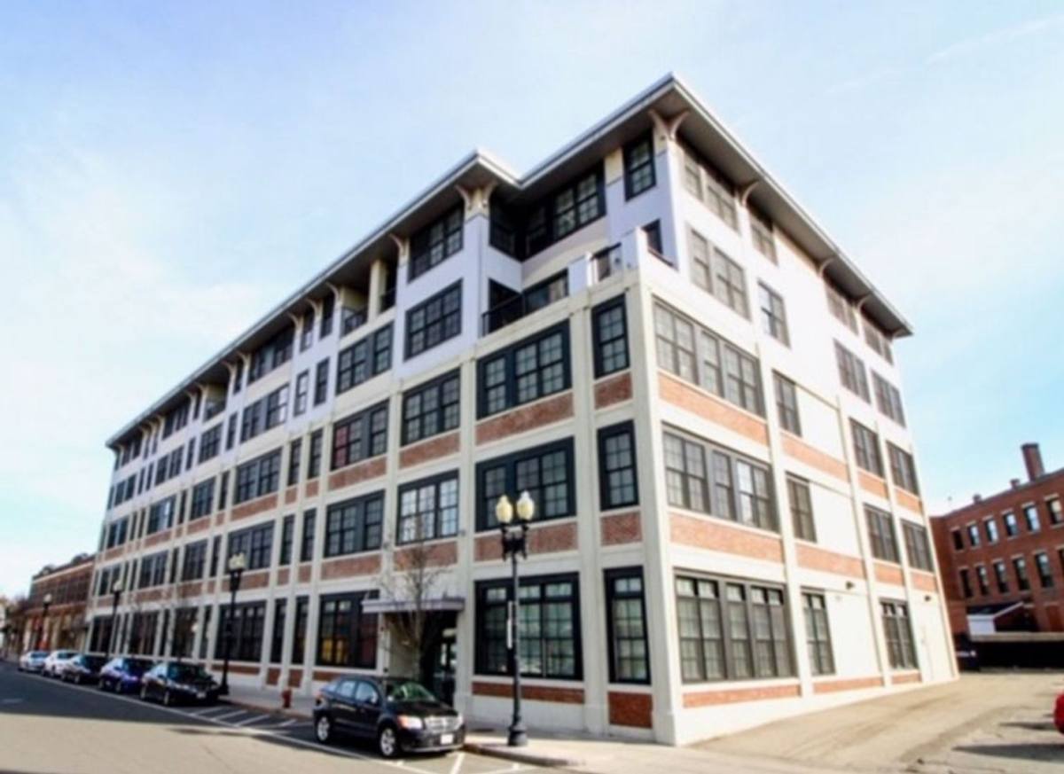 Apartment for rent at 24 Mount Vernon St, Lynn, MA 01901