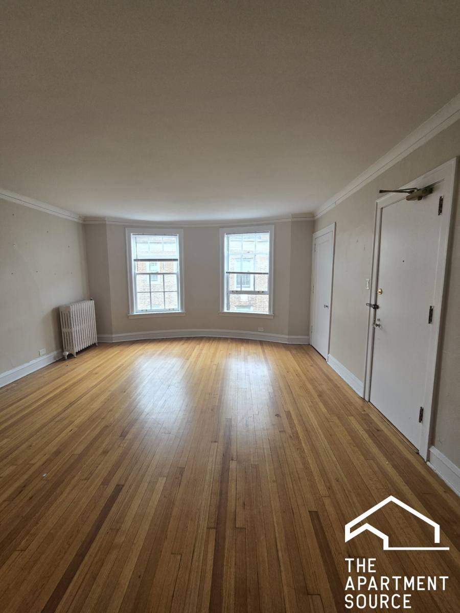 Apartment for rent at 909 Elmwood St, Evanston, IL 60202