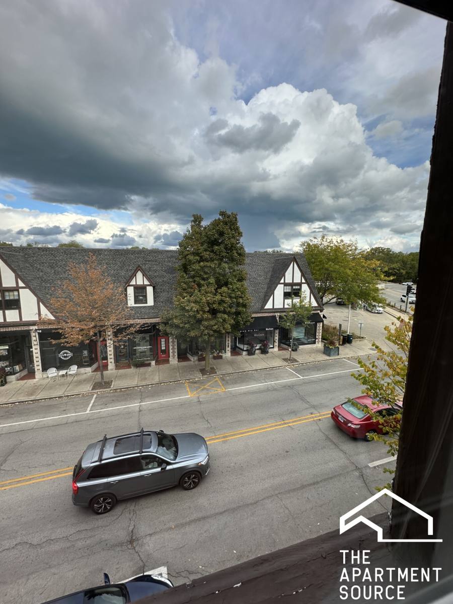 Apartment for rent at 896 Green Bay Rd, Winnetka, IL 60093