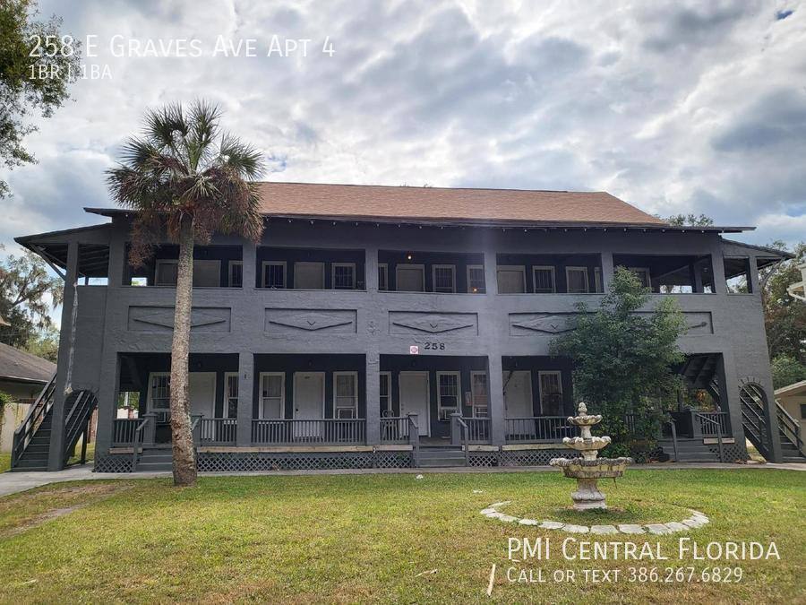 258 E Graves Ave #4, Orange City, FL 32763