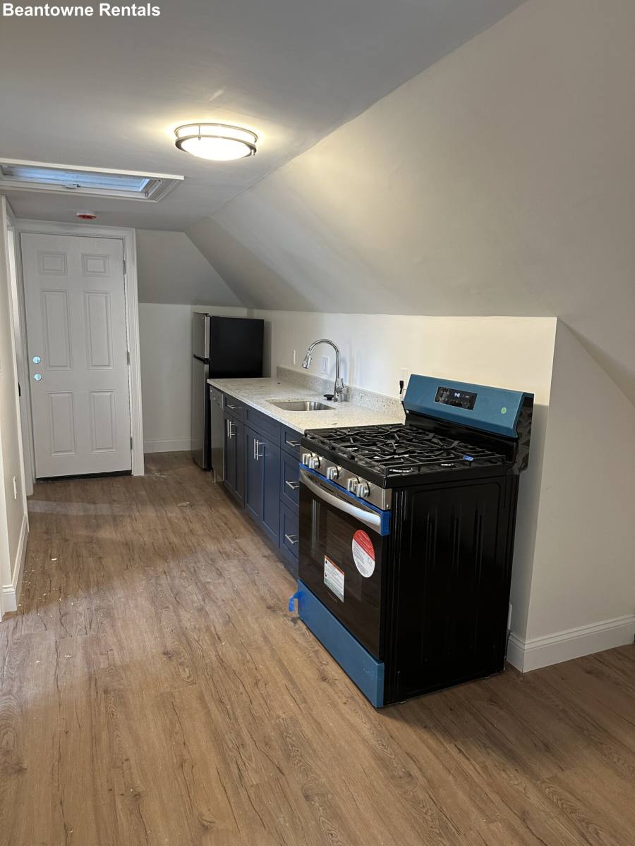 Apartment for rent at 367 Concord Ave, Cambridge, MA 02138