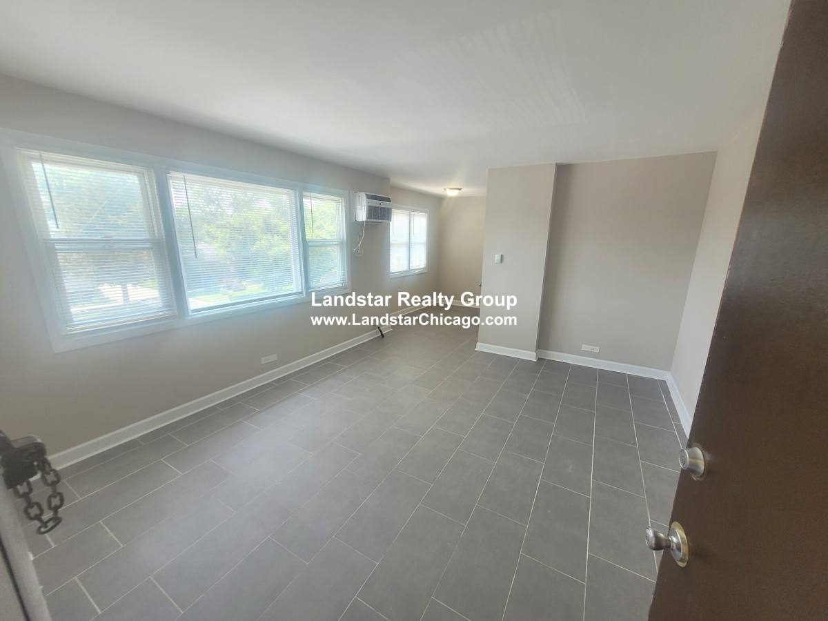 Apartment for rent at 9620 Ivanhoe Ave #15, Schiller Park, IL 60176