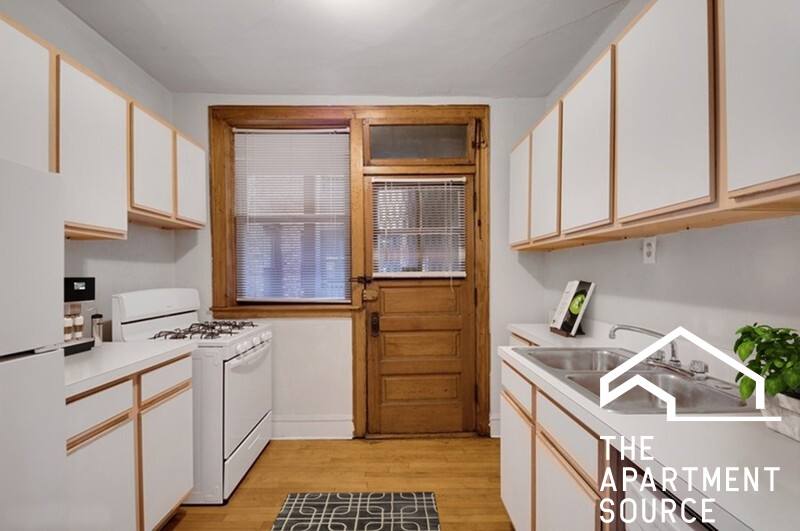 Apartment for rent at 1450 W Byron #1, Chicago, IL 60613
