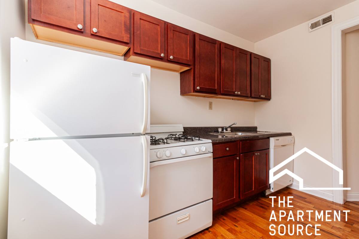 Apartment for rent at 1448 W Byron #GN, Chicago, IL 60613