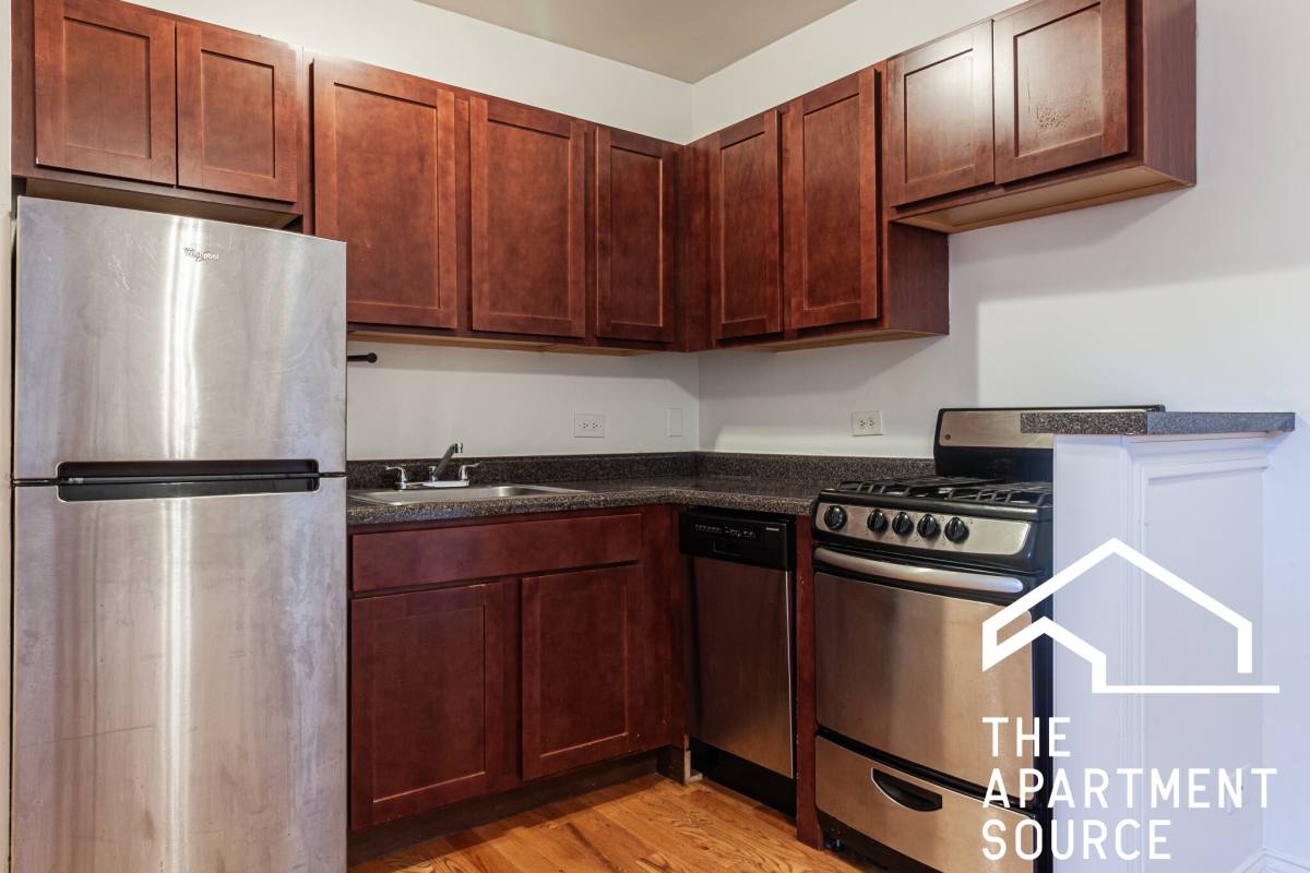 Apartment for rent at 819 W Cornelia Ave #209, Chicago, IL 60657