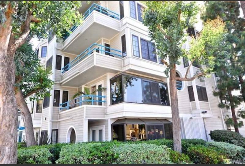 Apartment for rent at 1940 Third Ave, San Diego, CA 92101