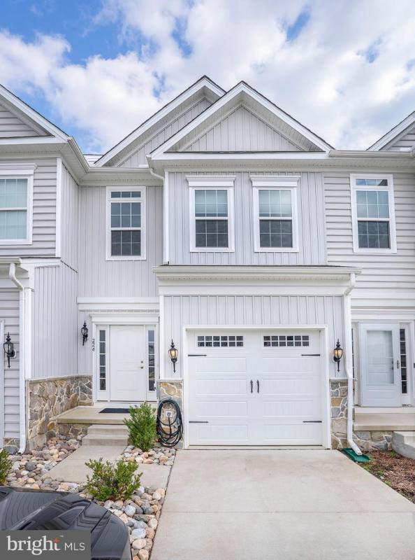 Townhouse for rent at 226 Mingo Way, Townsend, DE 19734