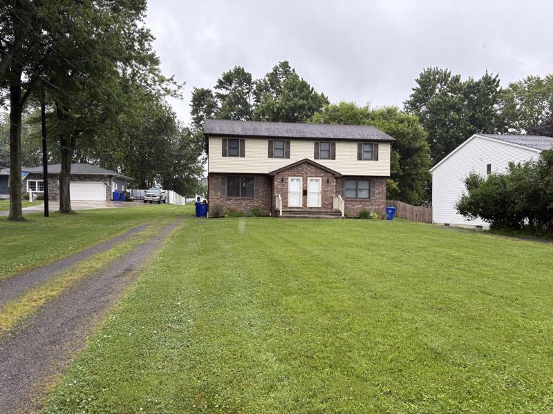 Apartment for rent at 1289 E & W Rd #LEFT, Buffalo, NY 14224