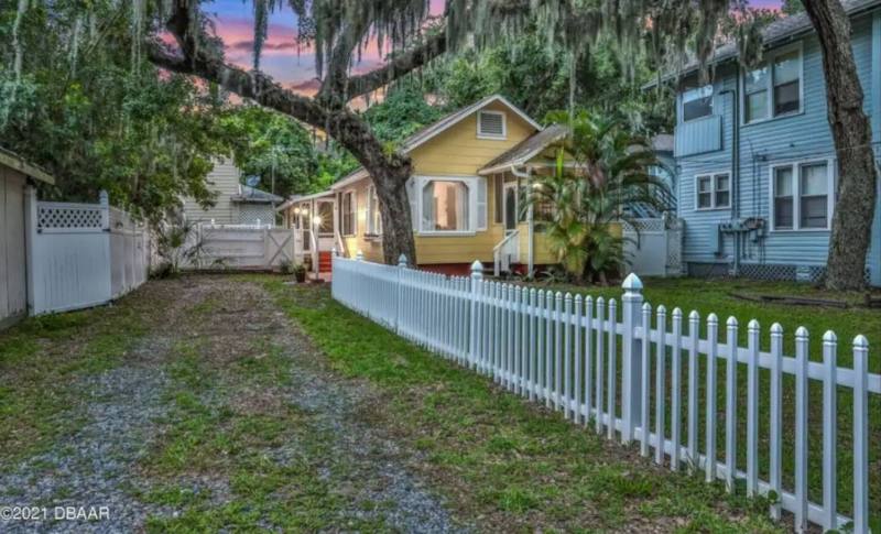 House for rent at 611 Seaman Place, Daytona Beach, FL 32114