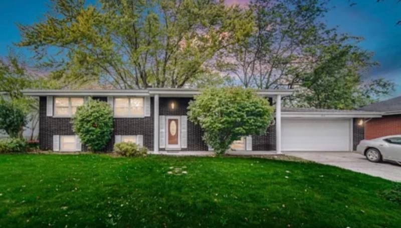 House for rent at 1810 W 93rd Place, Crown Point, IN 46307