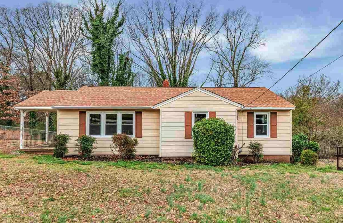 House for rent at 15 Melvin Dr, Greenville, SC 29605