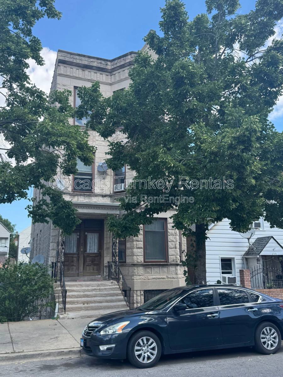 Apartment for rent at 2320 W 23rd St #1, Chicago, IL 60608