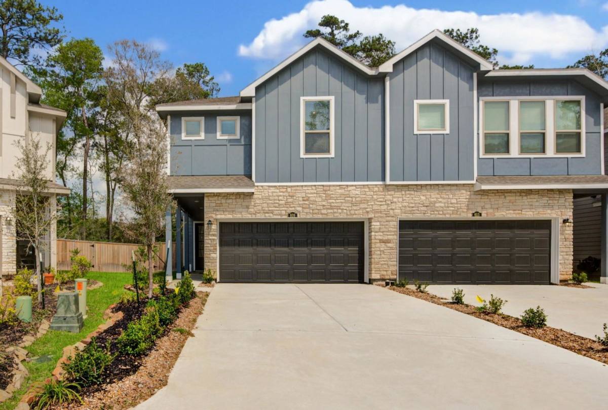 Townhouse for rent at 609 Royal Arch Dr, Conroe, TX 77304