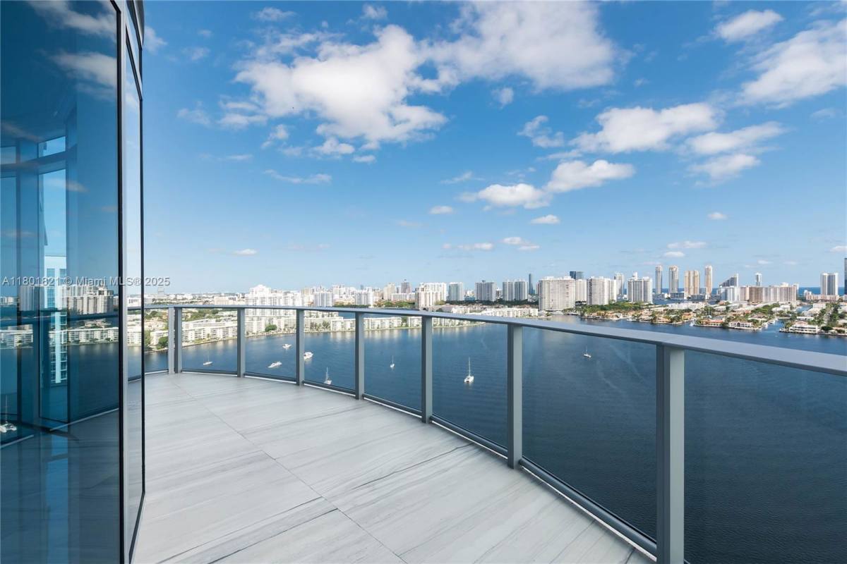 Condo for rent at 17111 Biscayne Blvd #2311, North Miami Beach, FL 33160