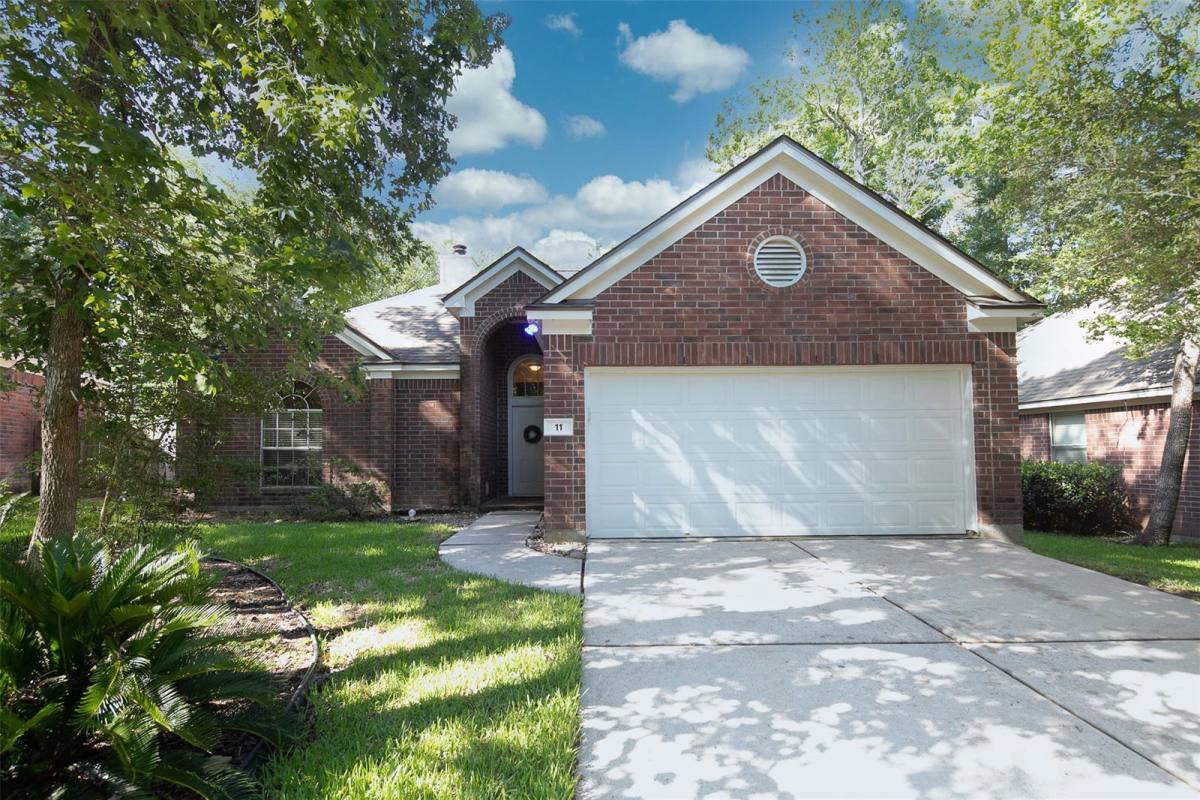 House for rent at 11 Painted Canyon Place, Spring, TX 77381