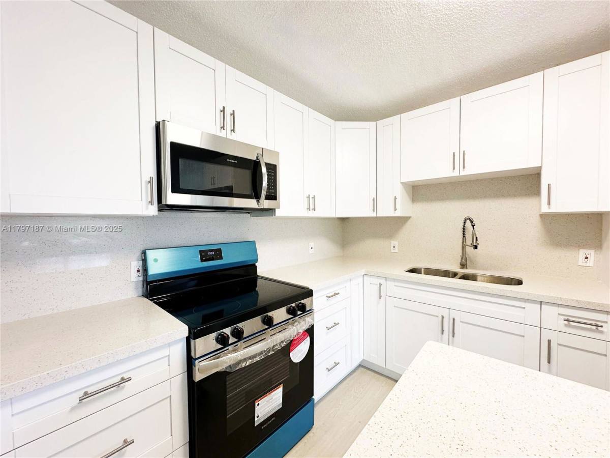 Townhouse for rent at 5958 NW 29th Place #111, Fort Lauderdale, FL 33313