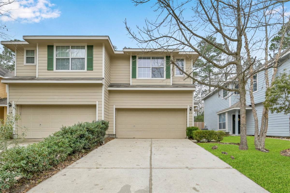 Townhouse for rent at 214 W Stedhill Loop, Conroe, TX 77384