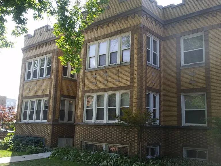 Apartment for rent at 4103 W Nelson St #1, Chicago, IL 60641